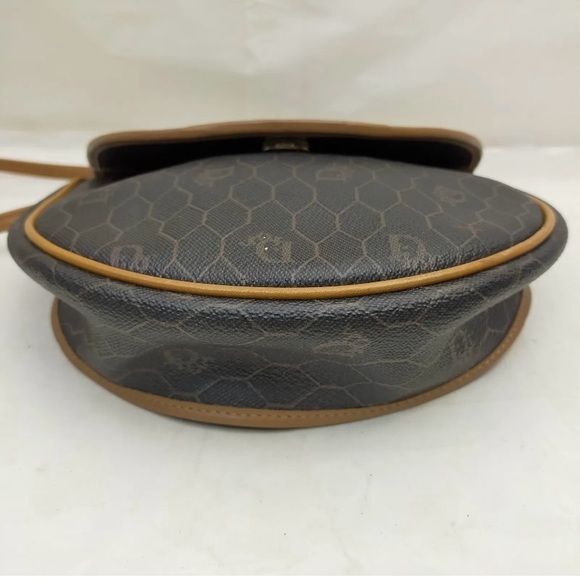 [0059] Vintage Christian Dior Crossbody Bag in Honeycomb Canvas - Picture 2 of 9